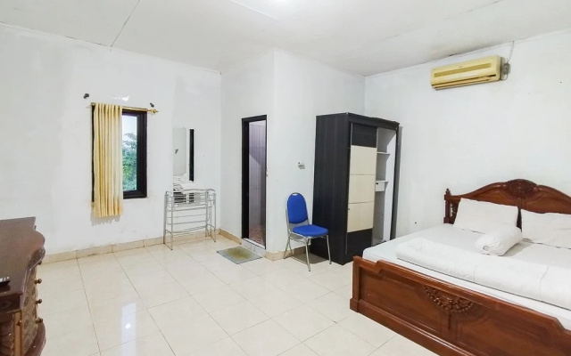 RedDoorz @ Hotel Grand Yuda Tenggarong – Guest Rooms – Tenggarong