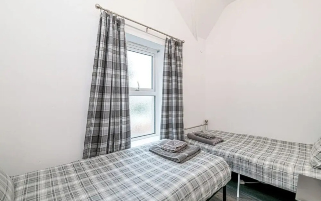 Two Bedroom Apartment by Guestz