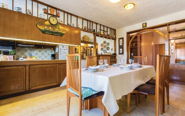 Amazing Home in Malinska With Wifi and 6 Bedrooms