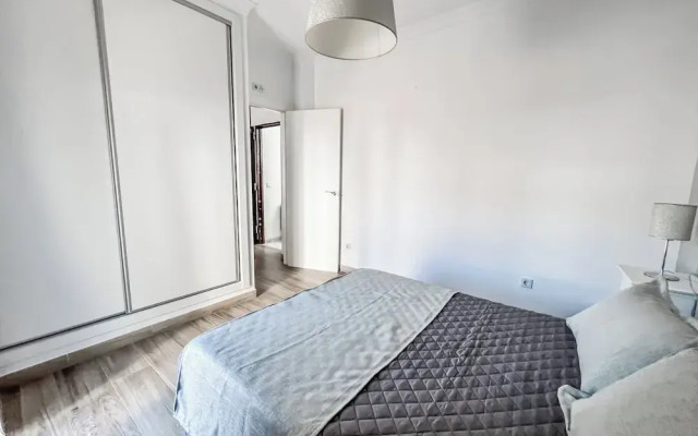 Cd-1382 Two Bedroom Apartment With Terrace