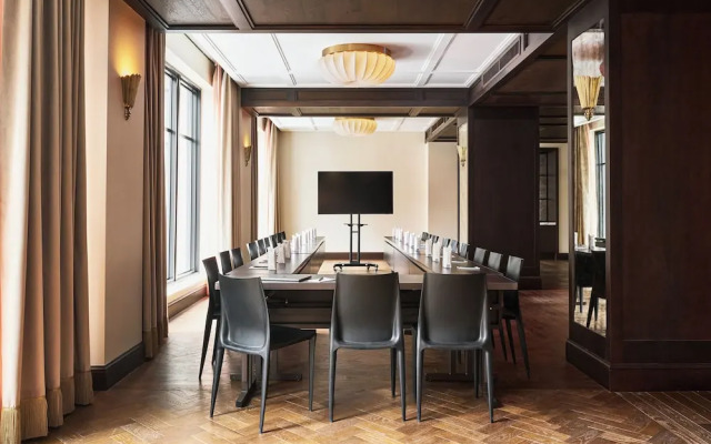 Fidelity Hotel
