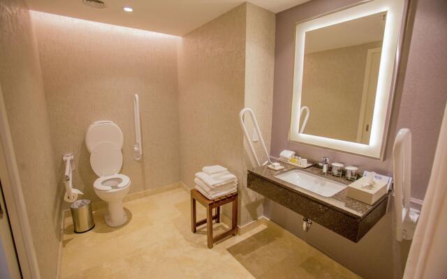 Hilton Pilar