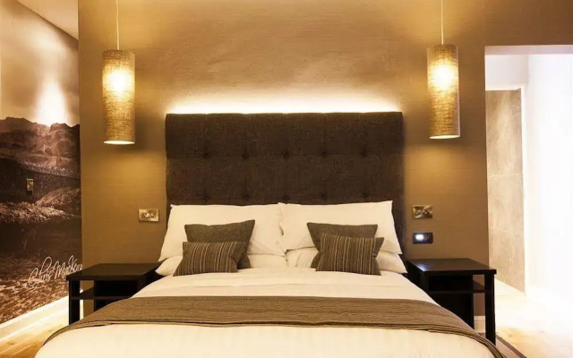 Rooms & Suites Picardy Place