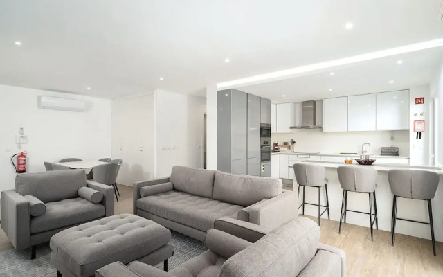 Lagos Modern 1 With Pool by Homing