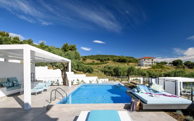 Villa D'Oro - Luxury Villas & Suites
