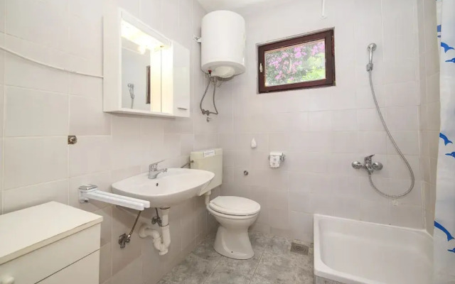 Holiday home in Slatine