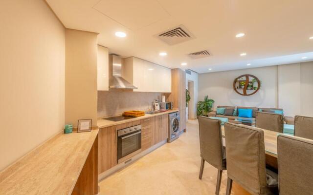 Mangroovy 3BR Apartment Private Beach & Pool View