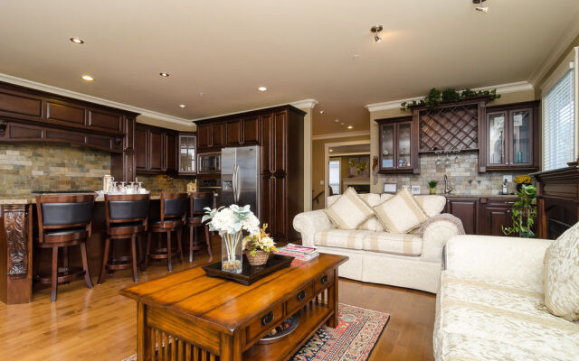 White Rock Beach Guest House