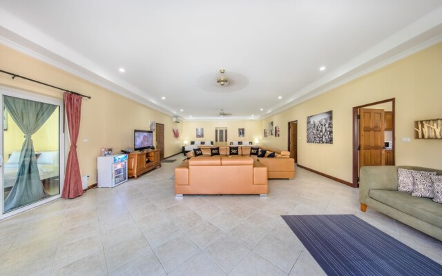 Private Beach Majestic Pool Villa Pattaya