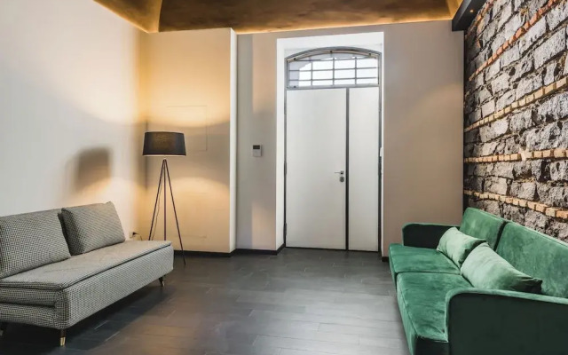Leone Apartment with Garden