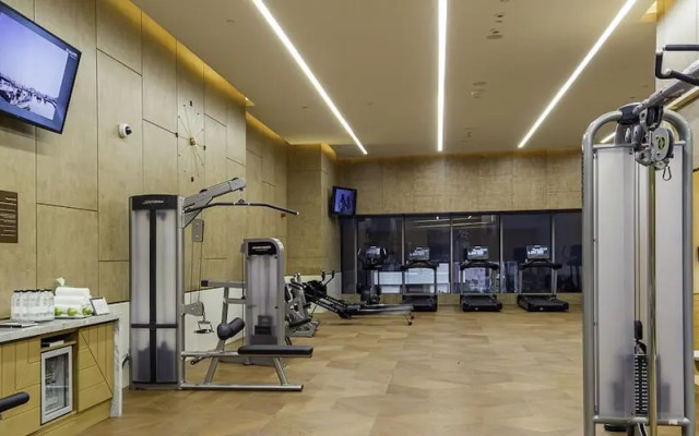 LUX Iconic Views at The Palm Tower 5