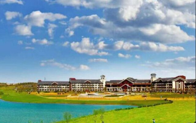 Queshan Lake Arcadia International Resort