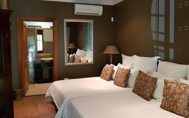 Tuskers Bush Lodge B&B