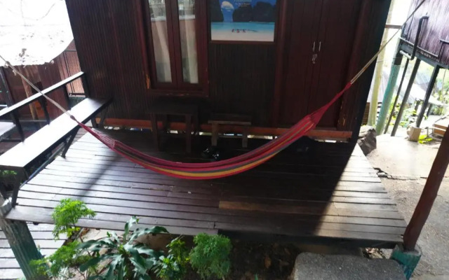 Tropical Garden Bungalow