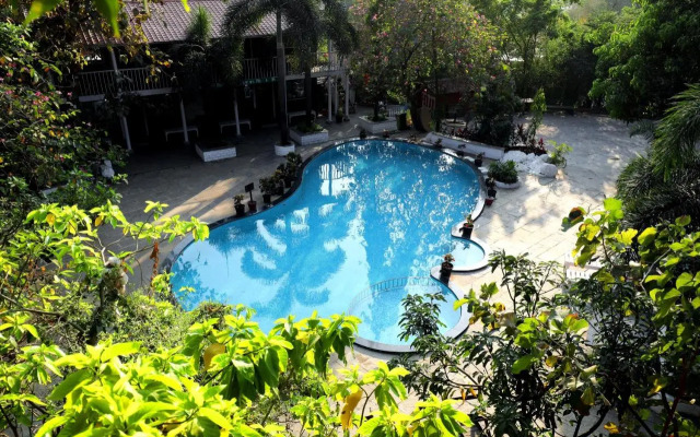 OYO 24335 Pali Village Resort