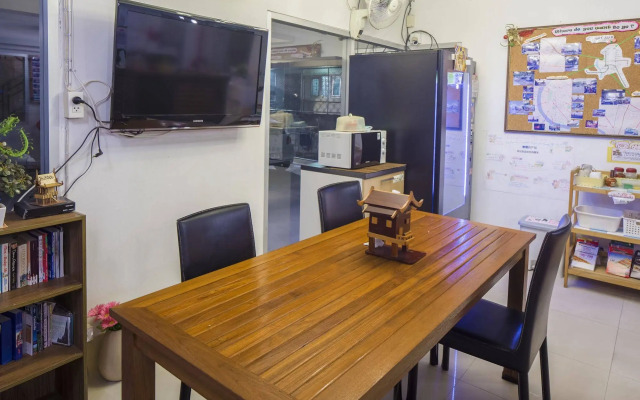 Gems Park Apartment