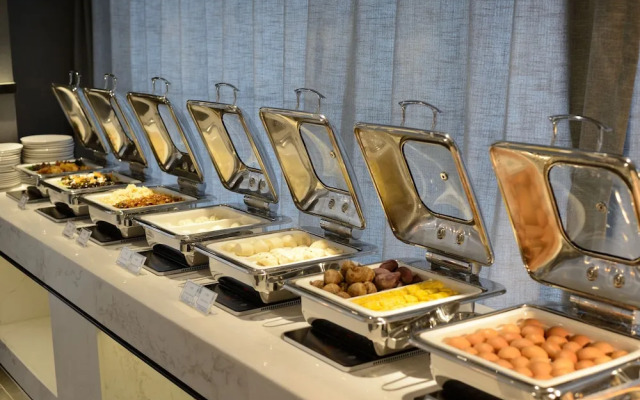 Atour Hotel Railway Station Dalian