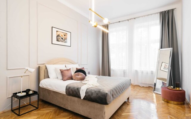 Luna Apartment - LoftAffair