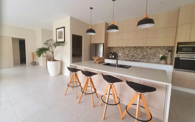 Mama Taras Luxury Villa