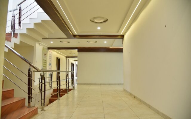Hotel Savera Inn