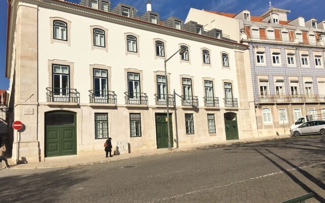 Lisbon Finestay Santana