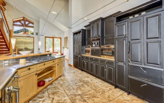 Waterwall House 5 Bedroom Home by Redawning