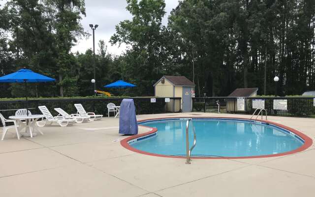 Motel 6 Savannah, GA - Midtown