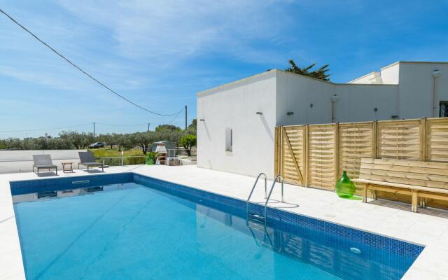 Villa L'Albicocco con piscina