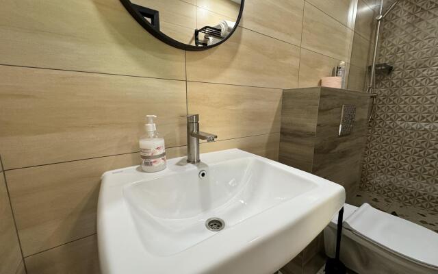 Klever HoteL