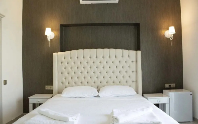 Double Inn Marina Hotel
