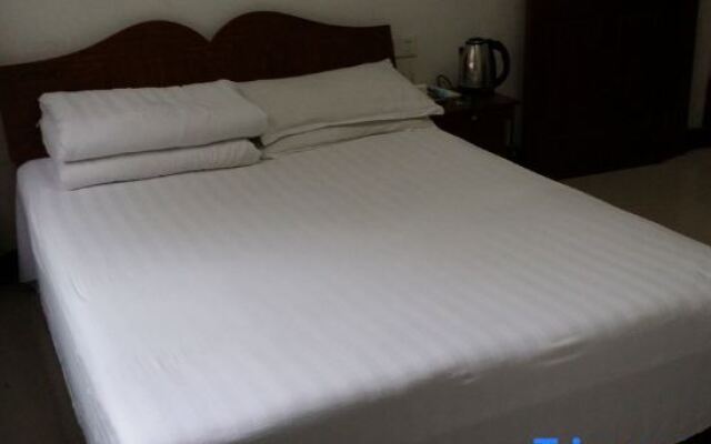 Yinglun Hotel