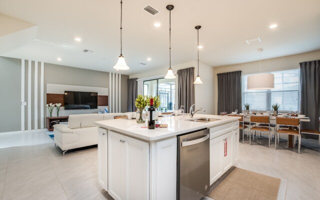 5444 Misty Oak Circle