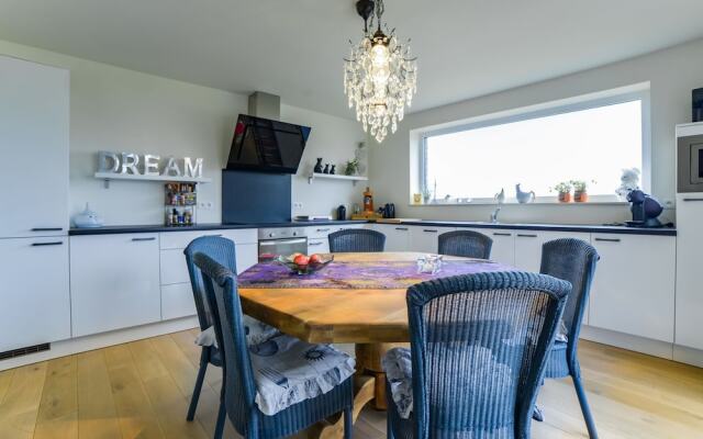 Charming Holiday Home in Seloignes with Garden