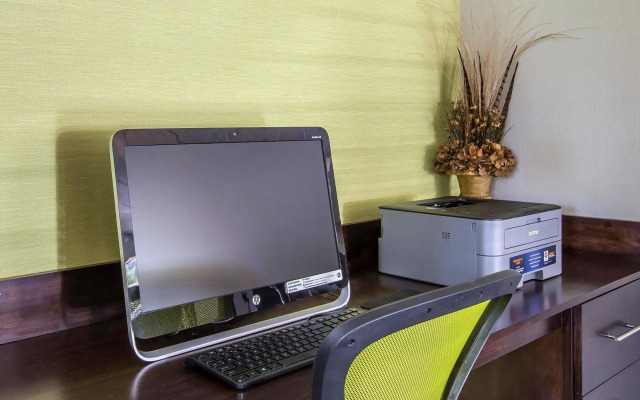Quality Inn Airport - Southeast