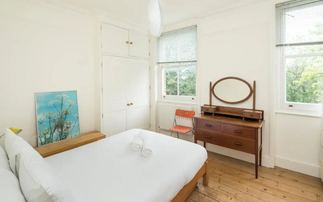 1BD Flat Stoke Newington Well Connected City Centre