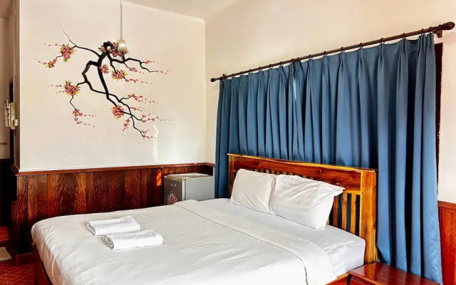 Domon Riverside Hotel