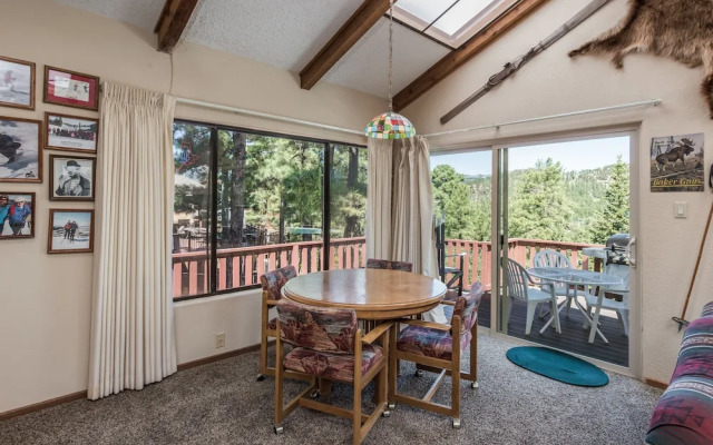 Cowboys Indians and Outlaws - Three Bedroom Cabin