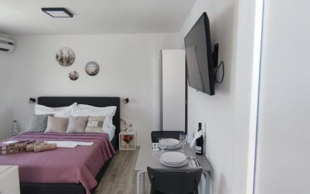 Rooms Lucky