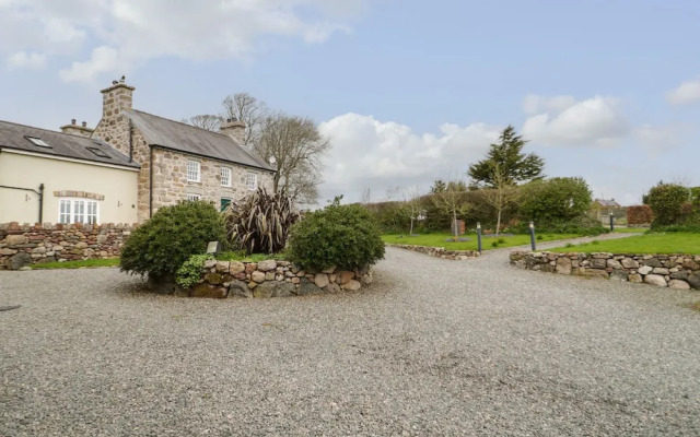 No 2 The Stables