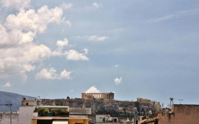 Luxurious Residence With Stunning Rooftop Lounge