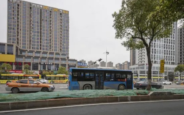 Zhuzhou Tiantianshang Art Hotel (Hunan University of Technology)