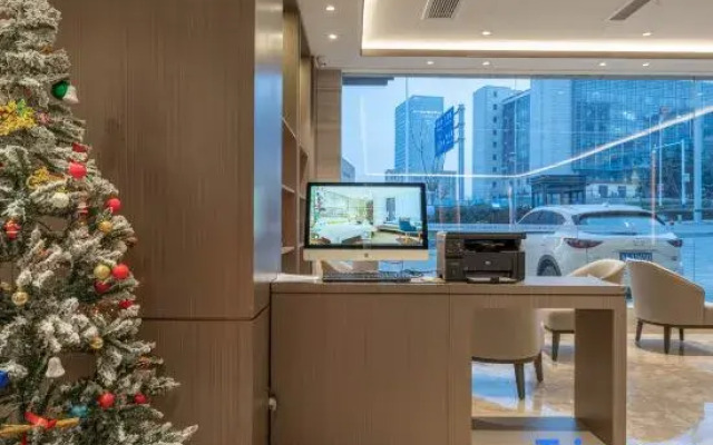 World Hotel (Qingdao Stone Old Beach International Convention and Exhibition Center)
