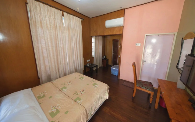 OYO 90968 Teratak Samuderakita Chalet