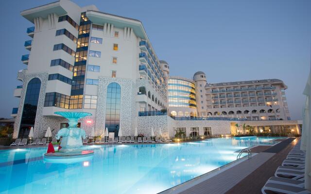 Water Side Resort & Spa