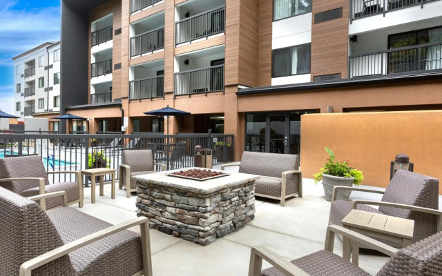 Courtyard by Marriott Winston-Salem Hanes Mall
