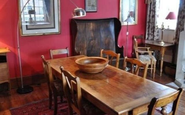 Old Ivy House Bed & Breakfast