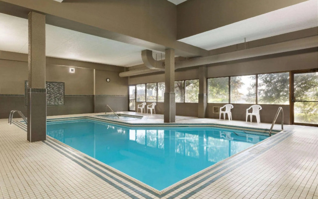 Travelodge Toronto East