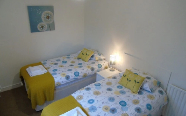 Snug - Faodail Apartment