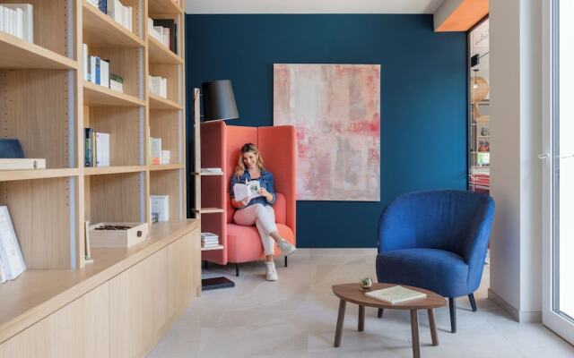 Ascona Lodge, Pool & Garden Retreat