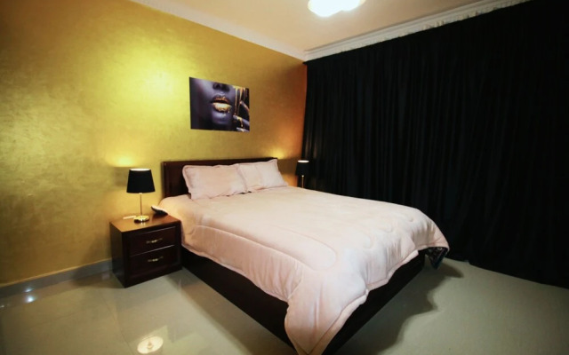 Golden Charming 3-bed Apartment in Cairo